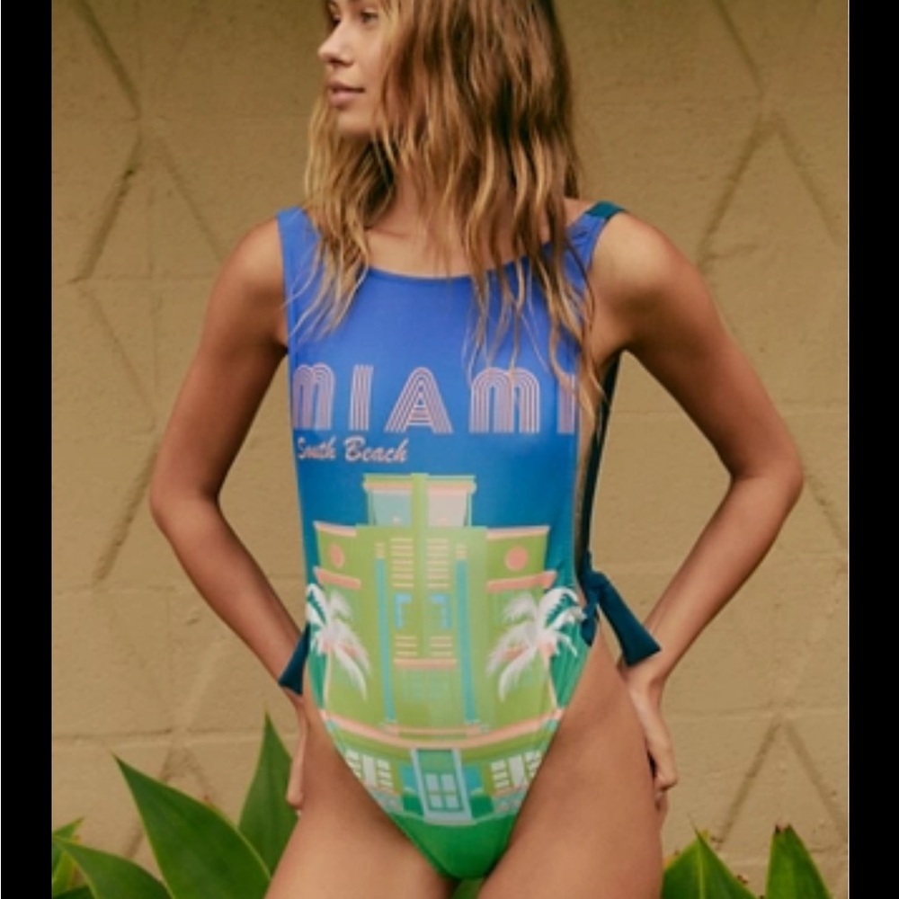 1895. Free-Est Pamela Printed One-Piece Swimsuit